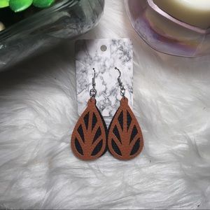 Tan & Black Peek A Boo Earrings